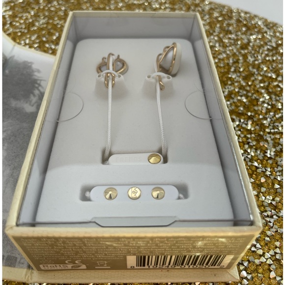 Ear buds with Glam - Picture 2 of 12